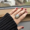 Klasyczny pierścionek z mlecznym kamieniem księżycowym, rozmiar 22